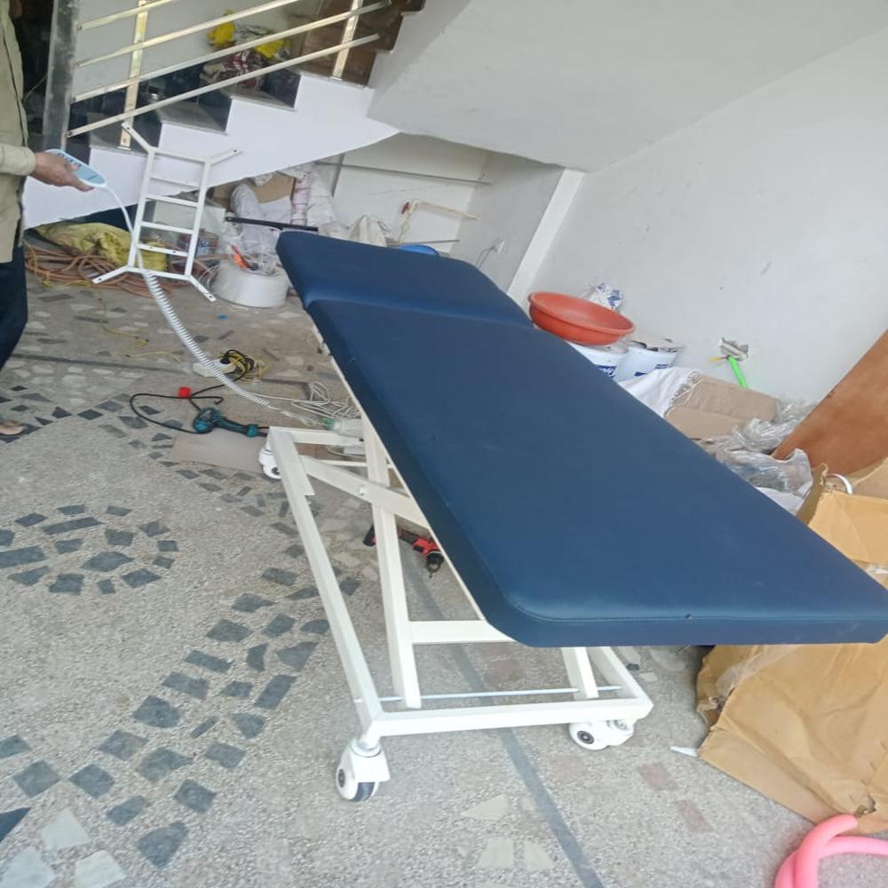 Patient Examination Black Hi Low Treatment Table