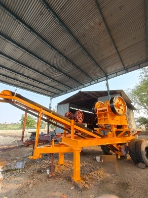 Portable Stone Crusher 50 Tph - Automatic Grade: Manual