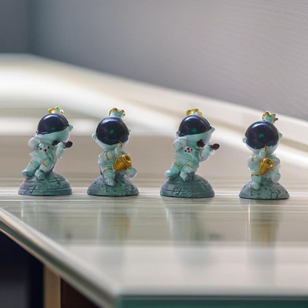 ASTRONAUTS Decor