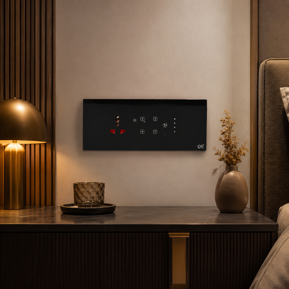 6 Module 4 Switch 1 Fan 1 Socket - Color: Black