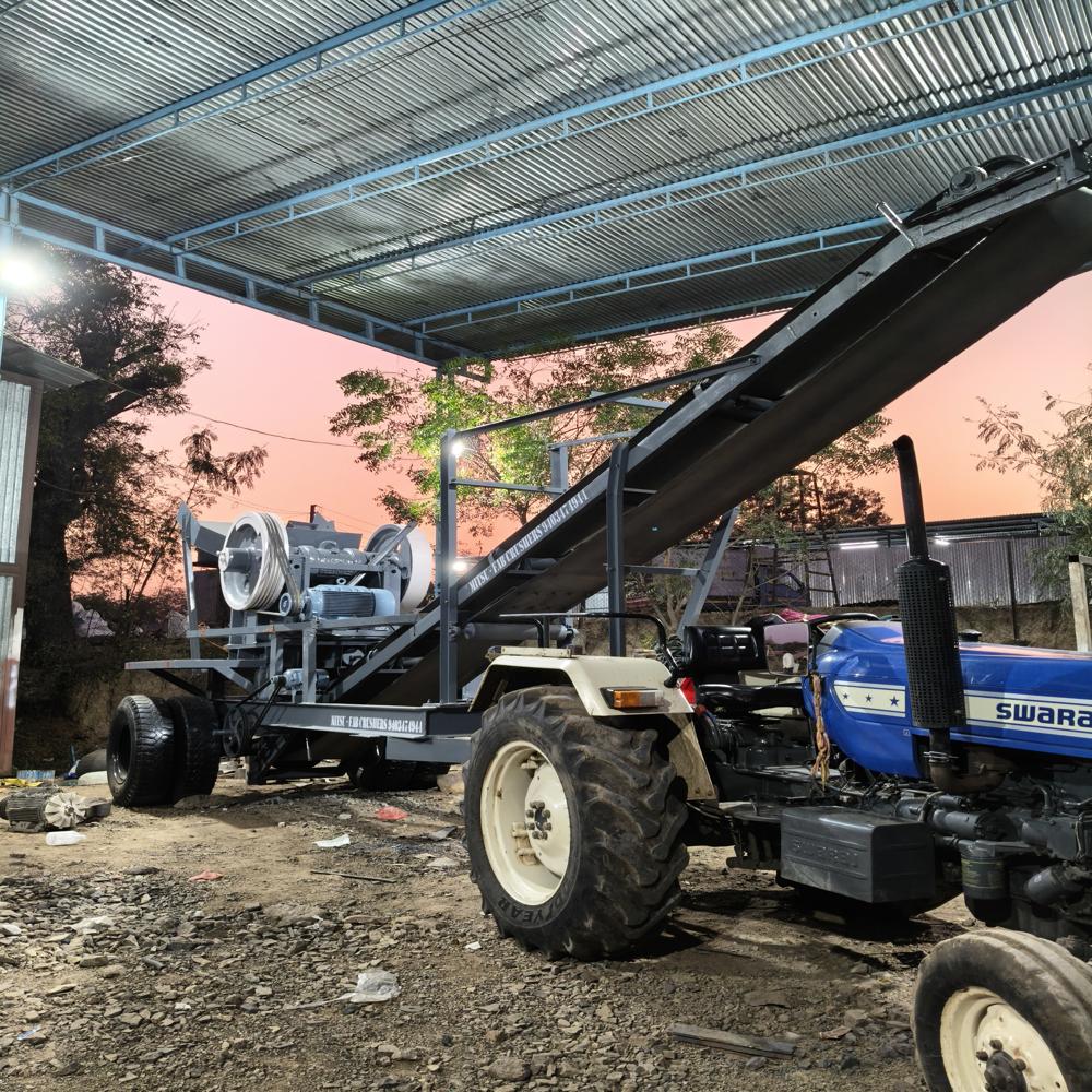 Mobile stone Crusher plant with screener