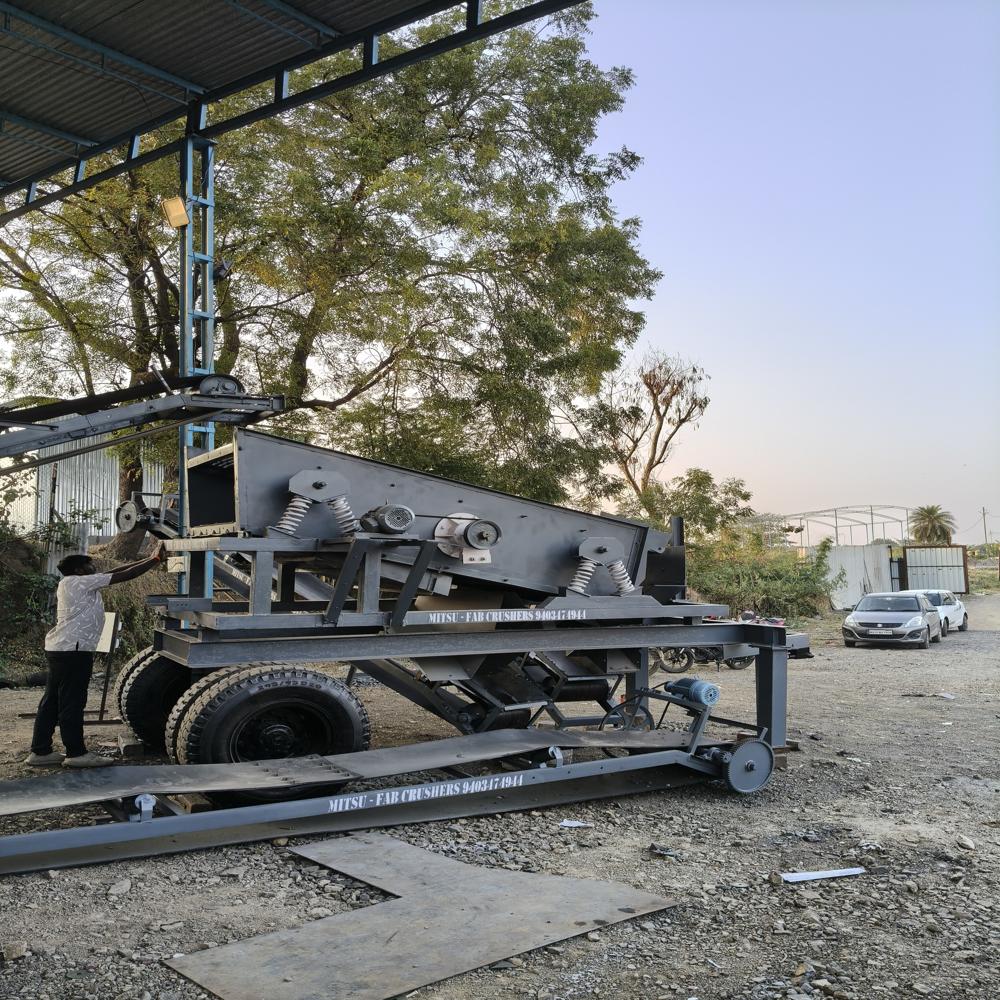 Mobile stone Crusher plant with screener
