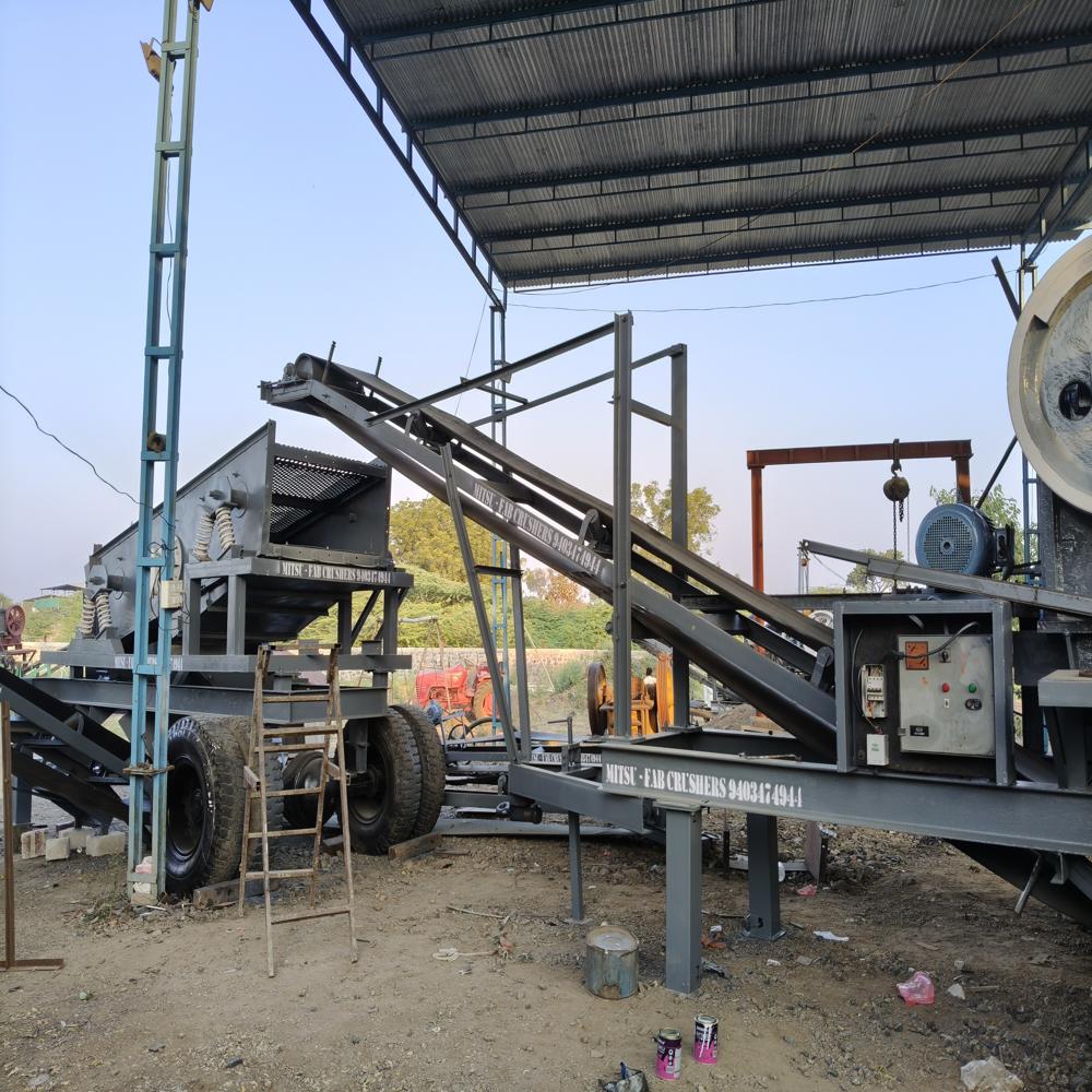 Mobile stone Crusher plant with screener