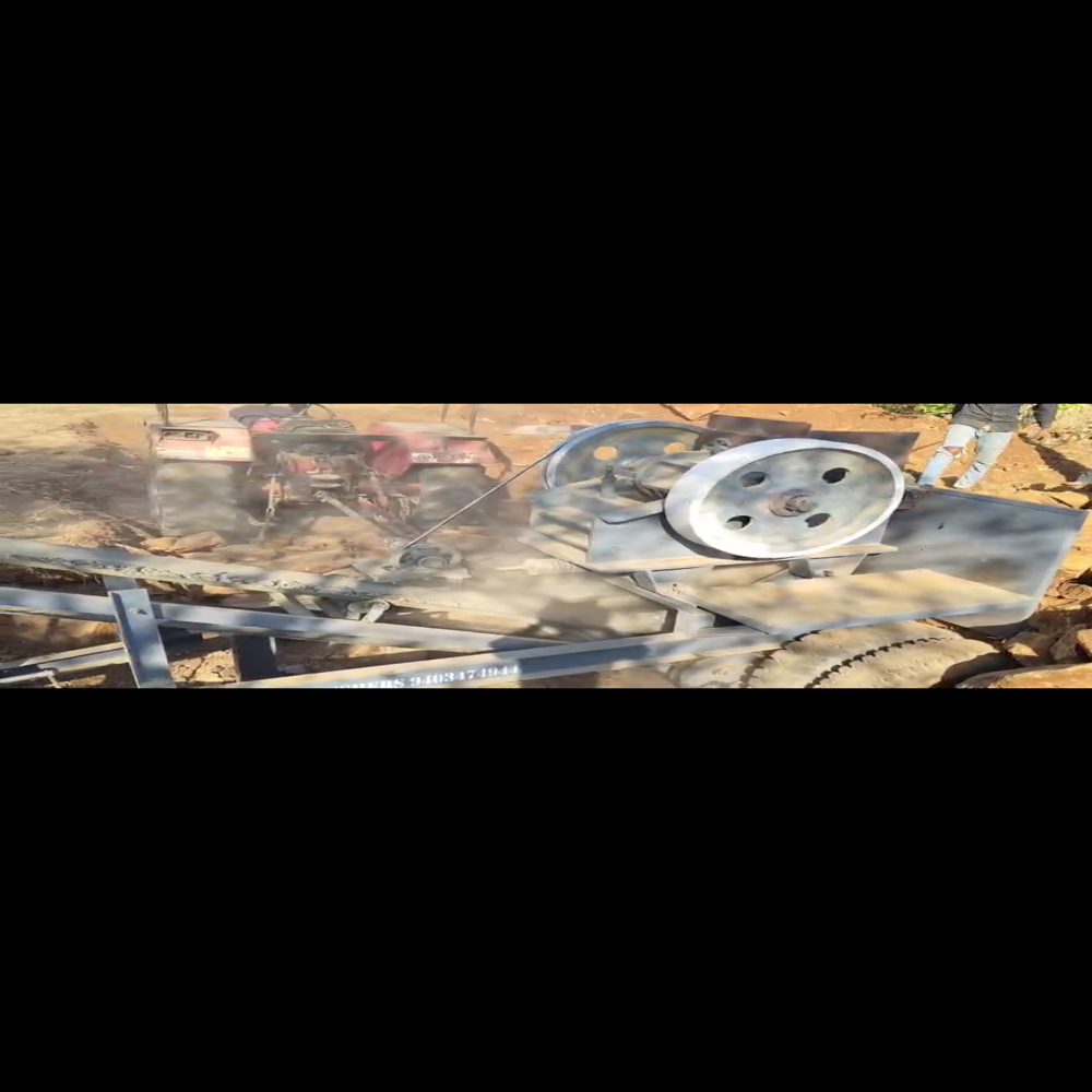 Small Mobile Crusher - Automatic Grade: Automatic