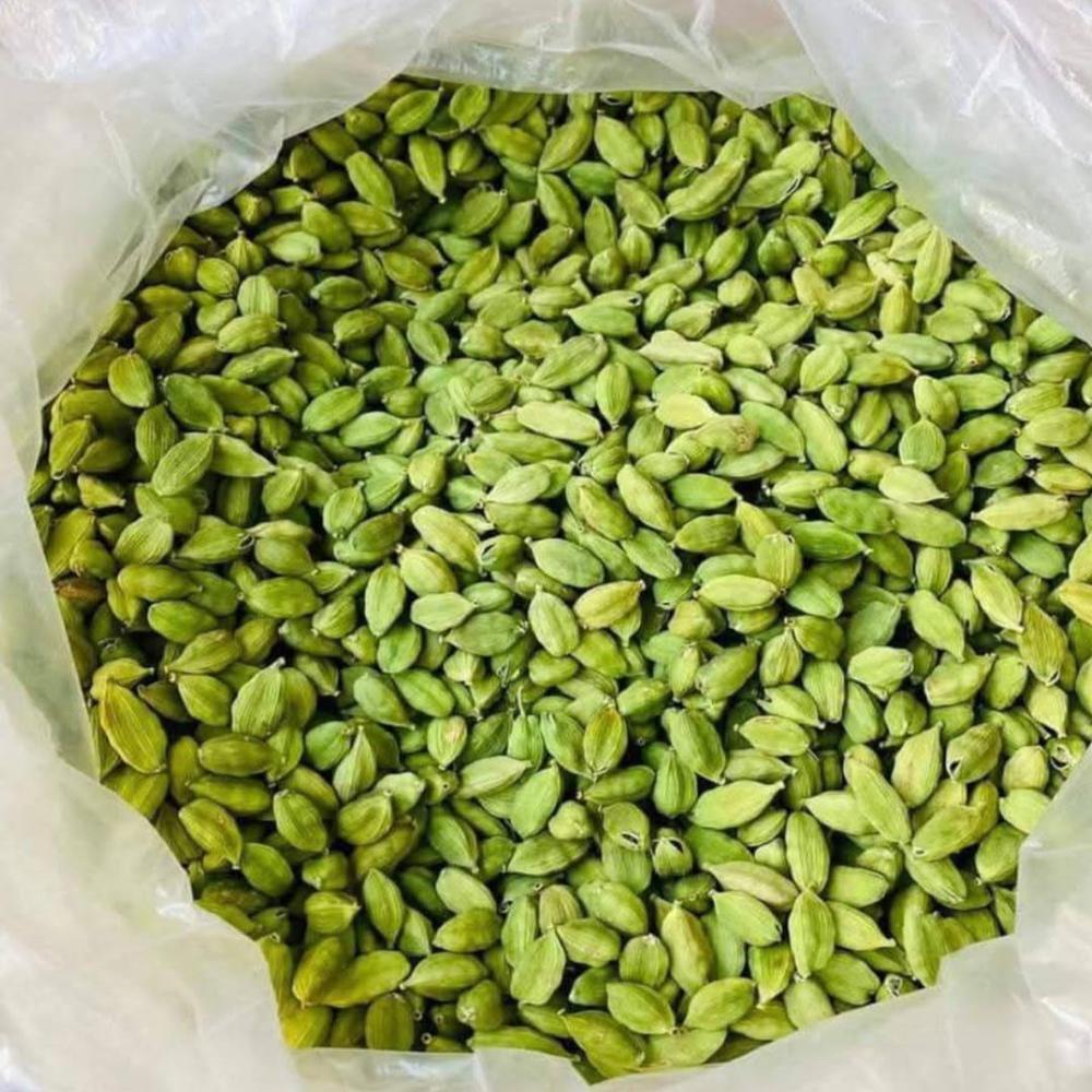 Green cardamom whole