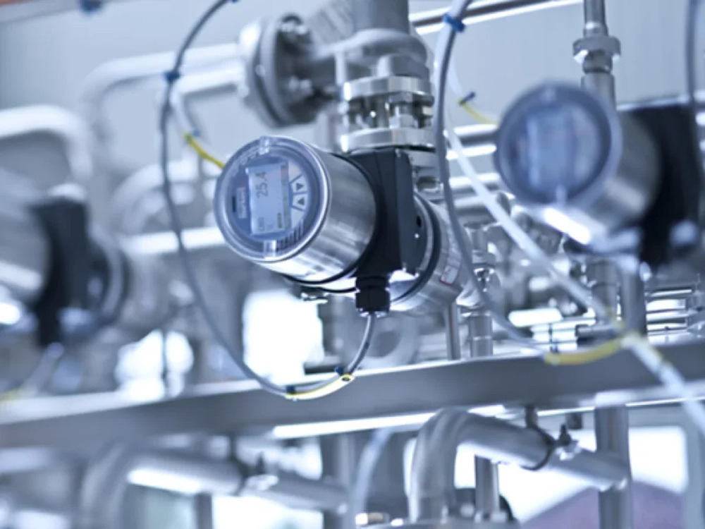 Industrial Controller - High-quality Raw Material, Computerized Operation, Automatic Functionality | Robust Design, Compliant With Industry Standards