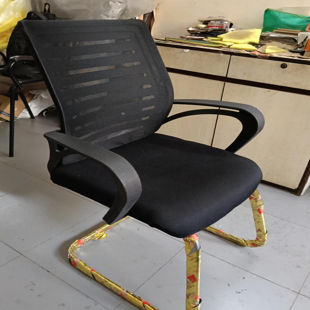 C107 Black Visitor Cafe Chairs