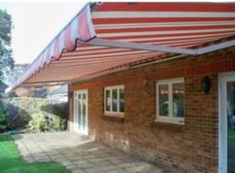 Retractable awning