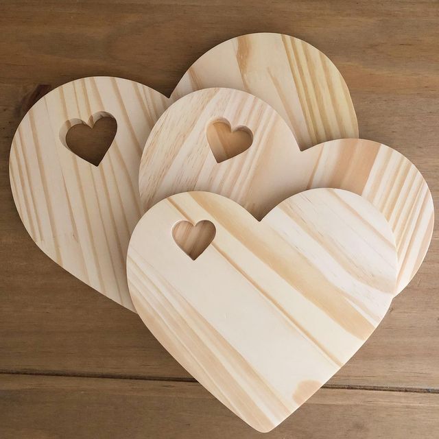 Heart Shape Wooden Hot Pot Stand