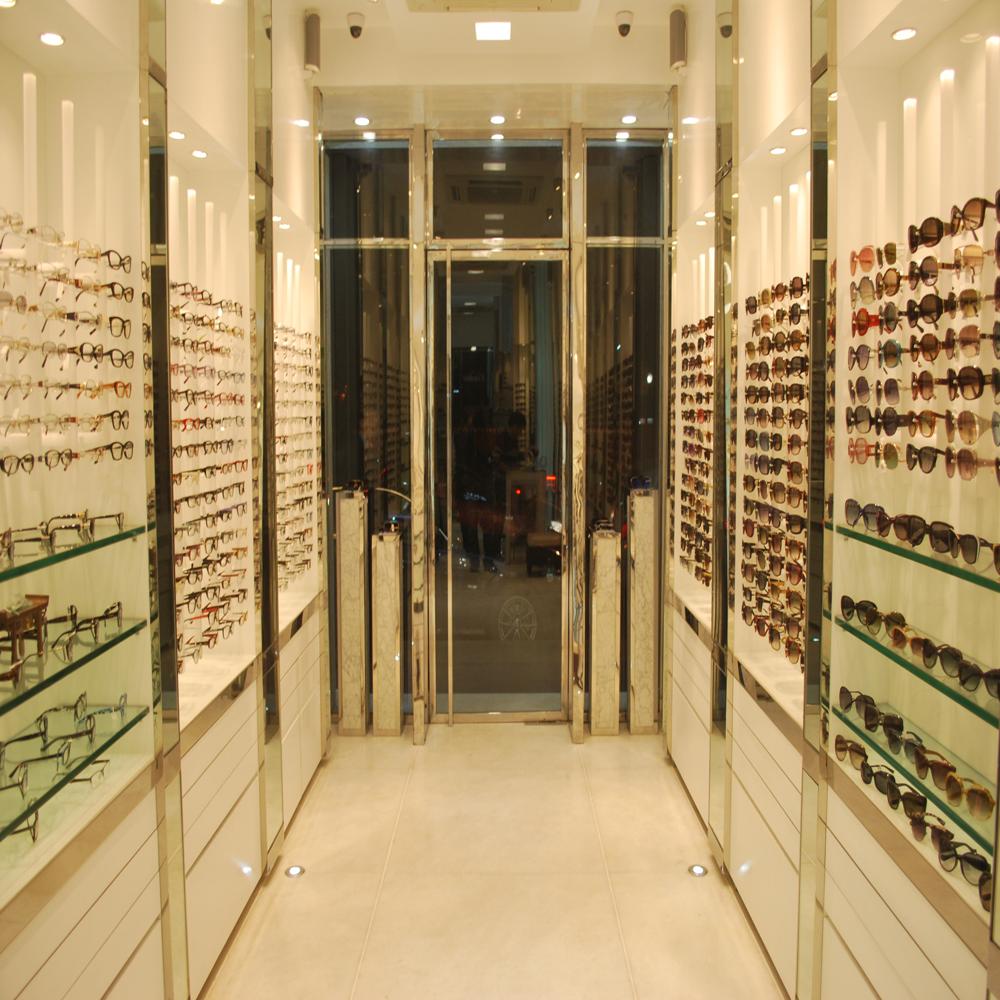 OPTICAL SHOWROOM INTERIOR