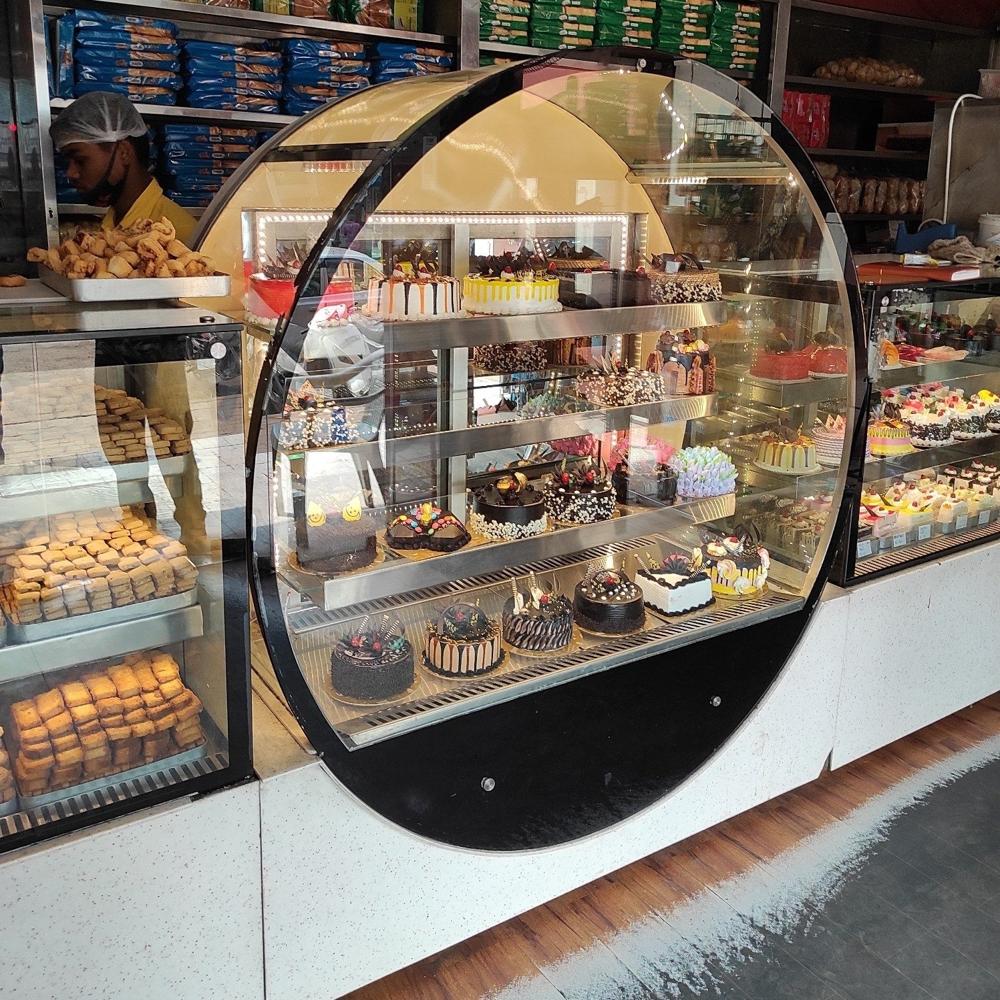Round Glass Cake Display Counter