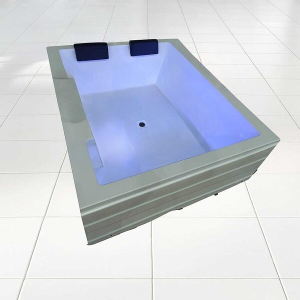 Jacuzzi Bathtub in Delhi ( 6 x 5 ft )