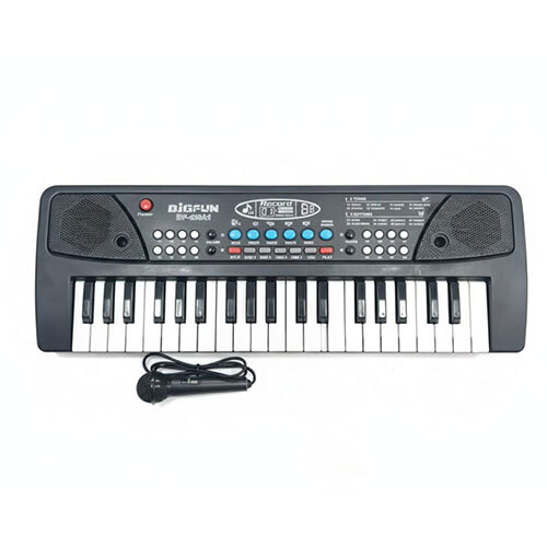 Piano Keyboard with Microphone