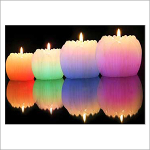 डिजाइनर स्तंभ मोमबत्तियाँ