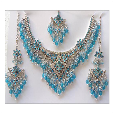 नकली कुंदन आभूषण