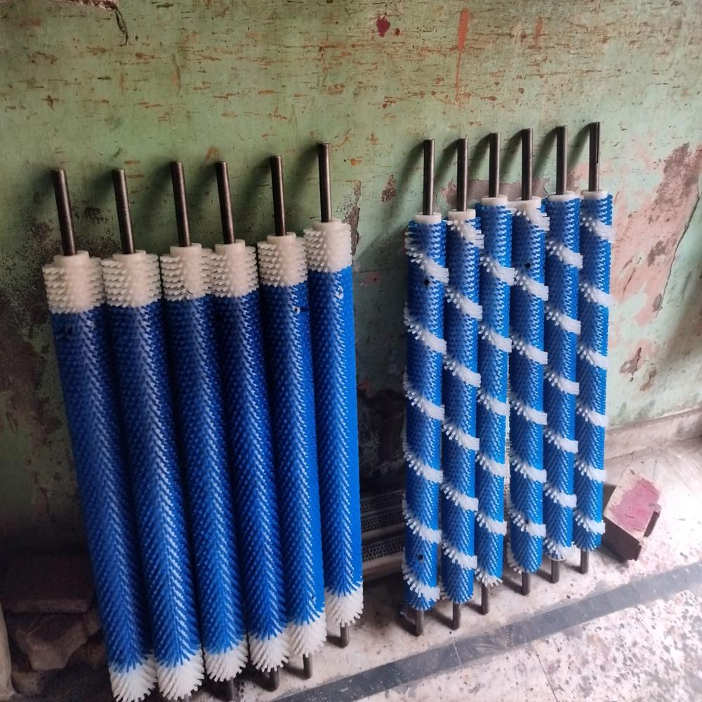 Roller Cleaning Brush - Color: Green