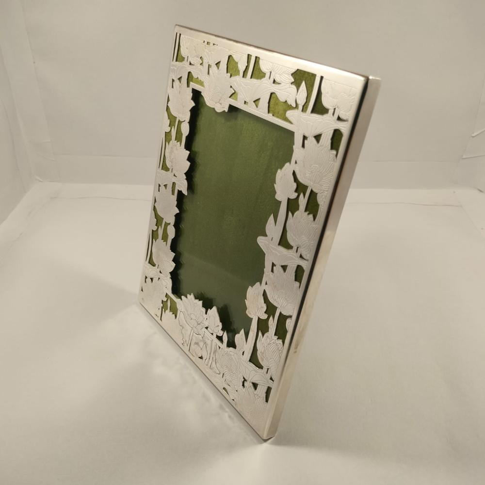 Silver Plated Pichwai Lotus Design Photo Frame - Application: Home