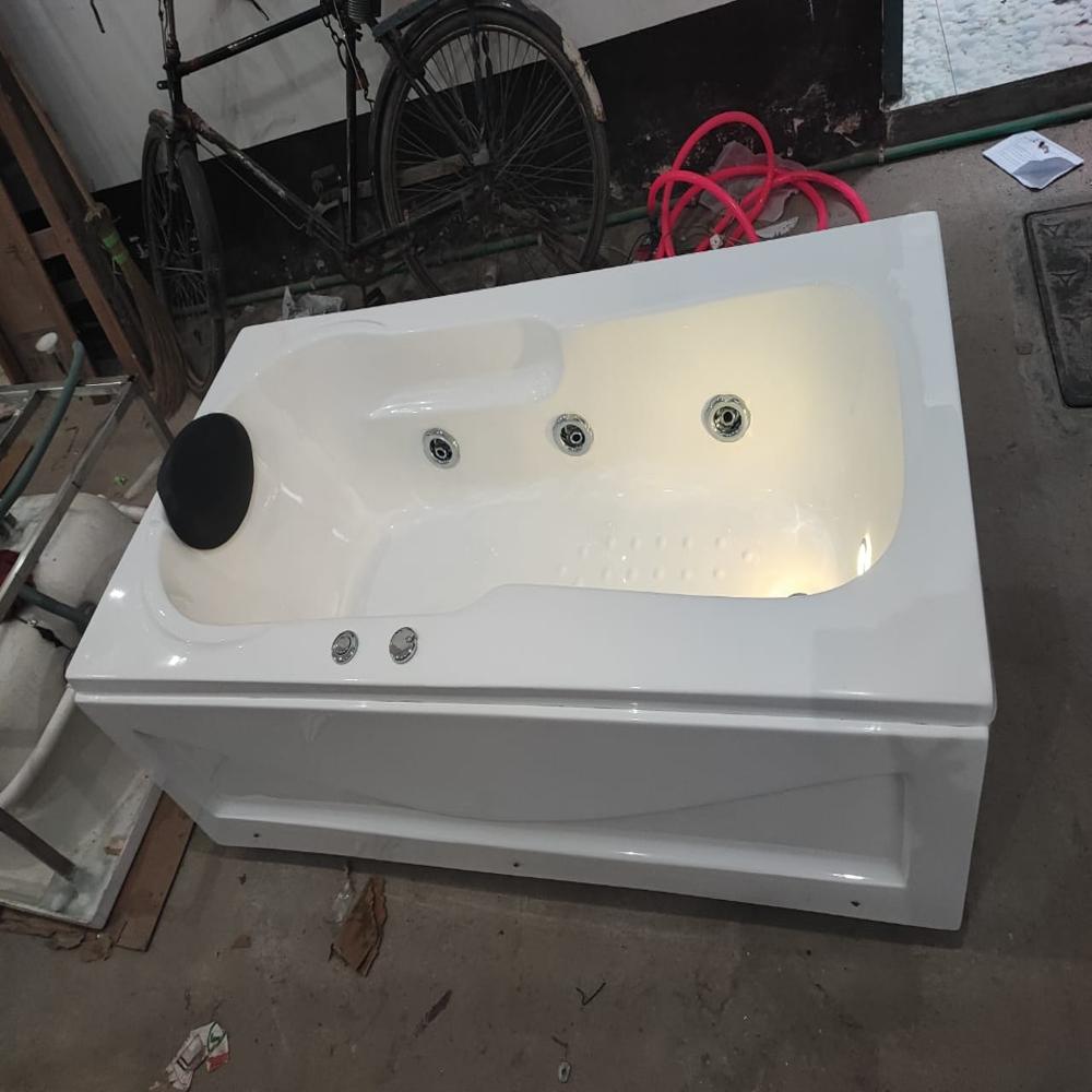 Jacuzzi Bathtub in India ( 5 x 2.5 ft )