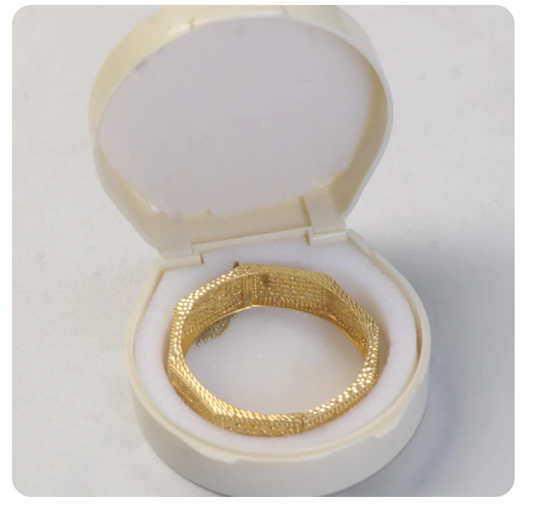 Meenu Bangle Round Boxes - High-quality Plastic, Standard Size, Multiple Colors | Transparent Lid, Cushioned Base, Snug-fit Closure, Stackable