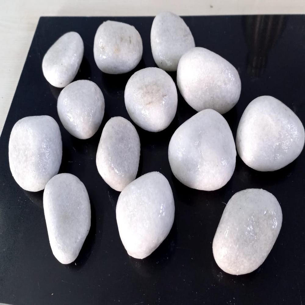 Natural Milky White Polished Quartz Pebbles for Outdoor Landscaping and Garden Decoration