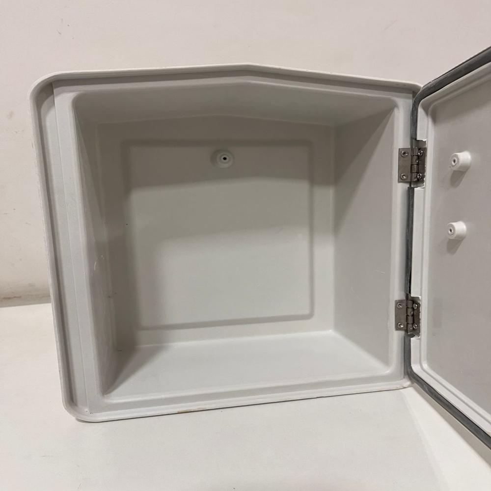 Ip40 Surface Distribution Boxes - Color: White / Off-white