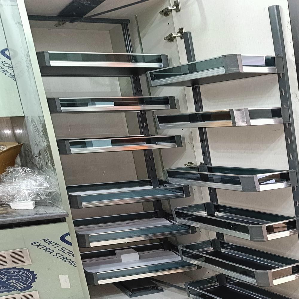 Kitchen Pantry - Capacity: 80 Kg