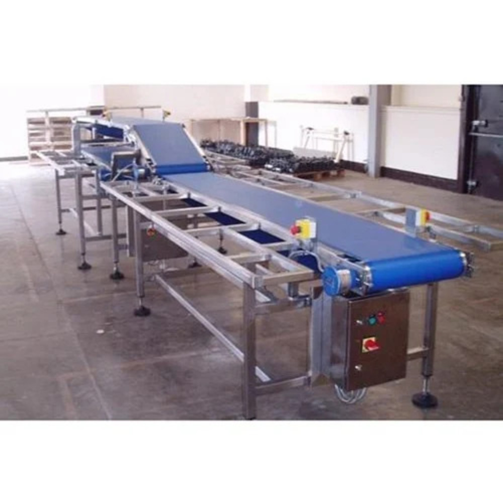 Flat Belt Conveyor System - Features: Inclined