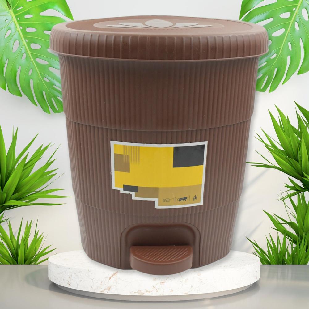 Mini Plastic Pedal Dustbin For Kitchen, Office & Car Use (1 Pc) - Color: Mix