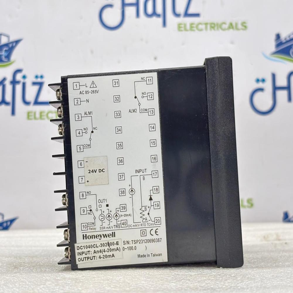 HONEYWELL TEMPERATURE CONTROLLER DC1040CL-302000-E