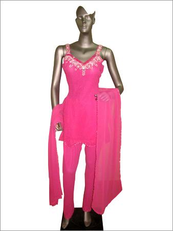 महिलाओं का सूट