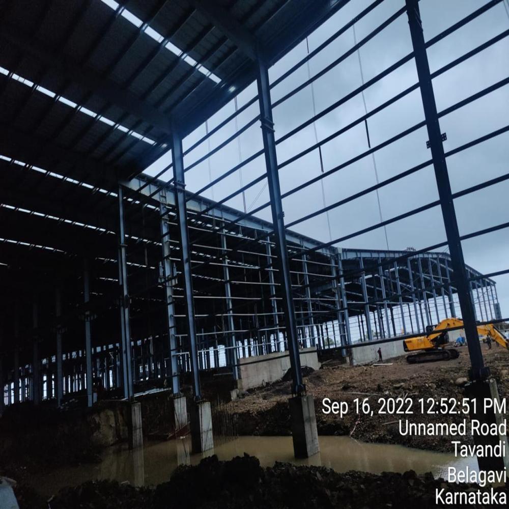 Mild Steel Pre Engineered Building Structure - Durable Steel Frame, Aluminum Sheet Roof, Aluminum Windows, Concrete Flooring | Ideal For Warehouses And Workshops, Lifespan 10-15 Years, Multiple Color Options