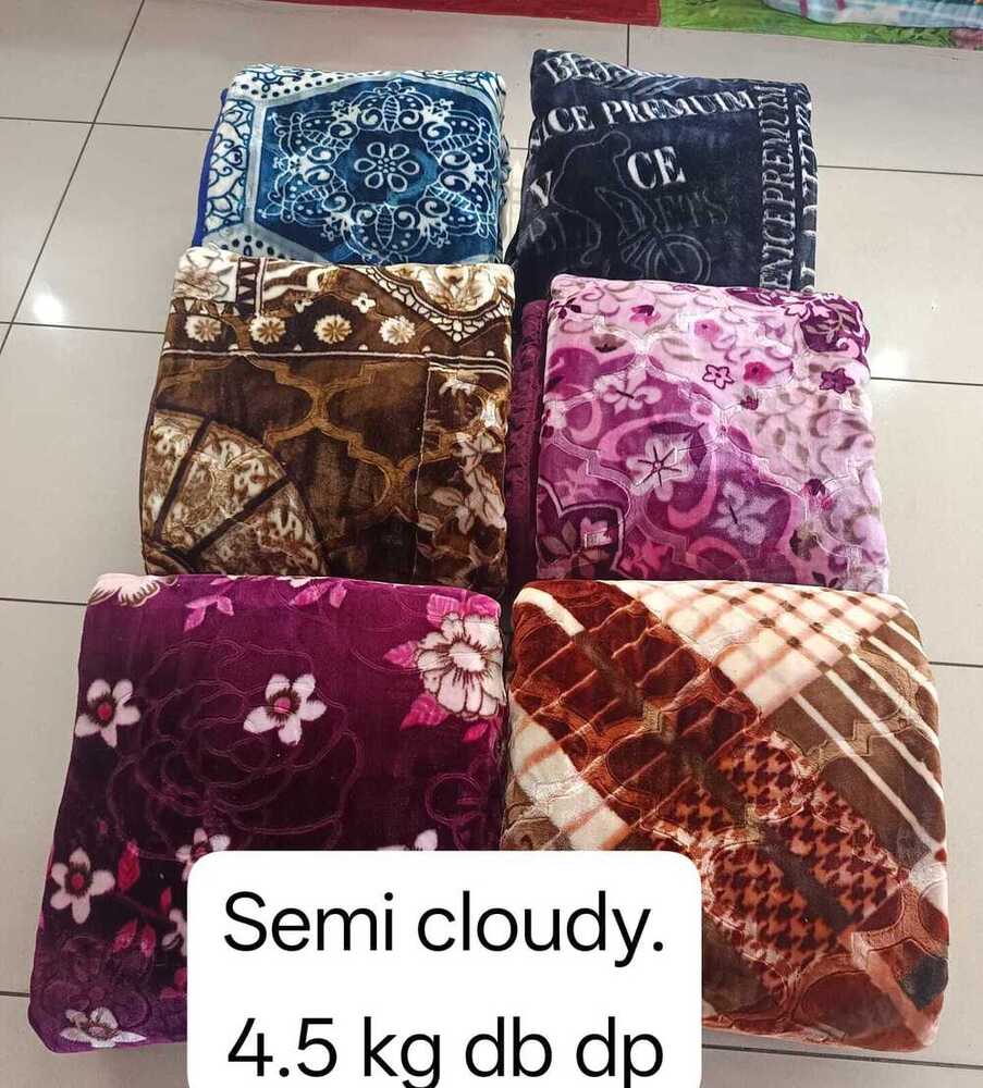 SOFT SEMI CLOUDY