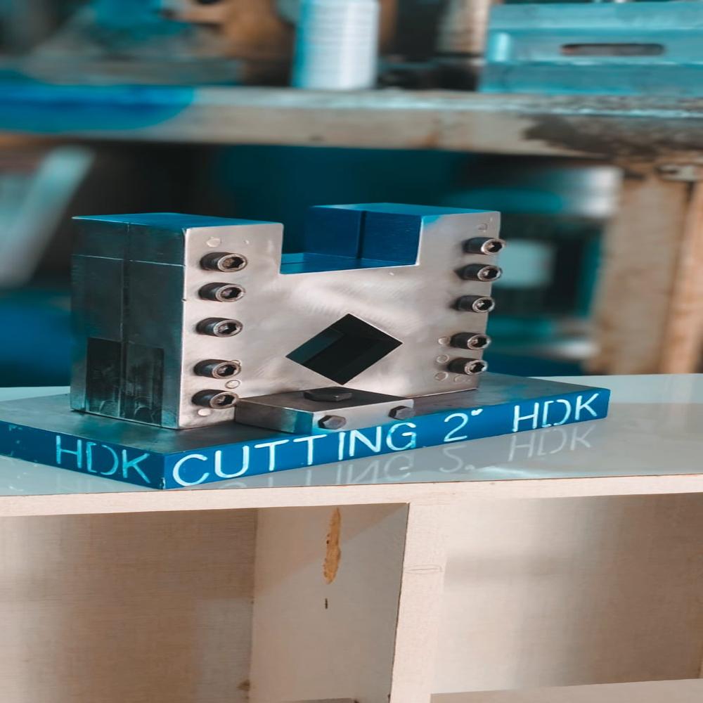 PIPE CUTTING DIE