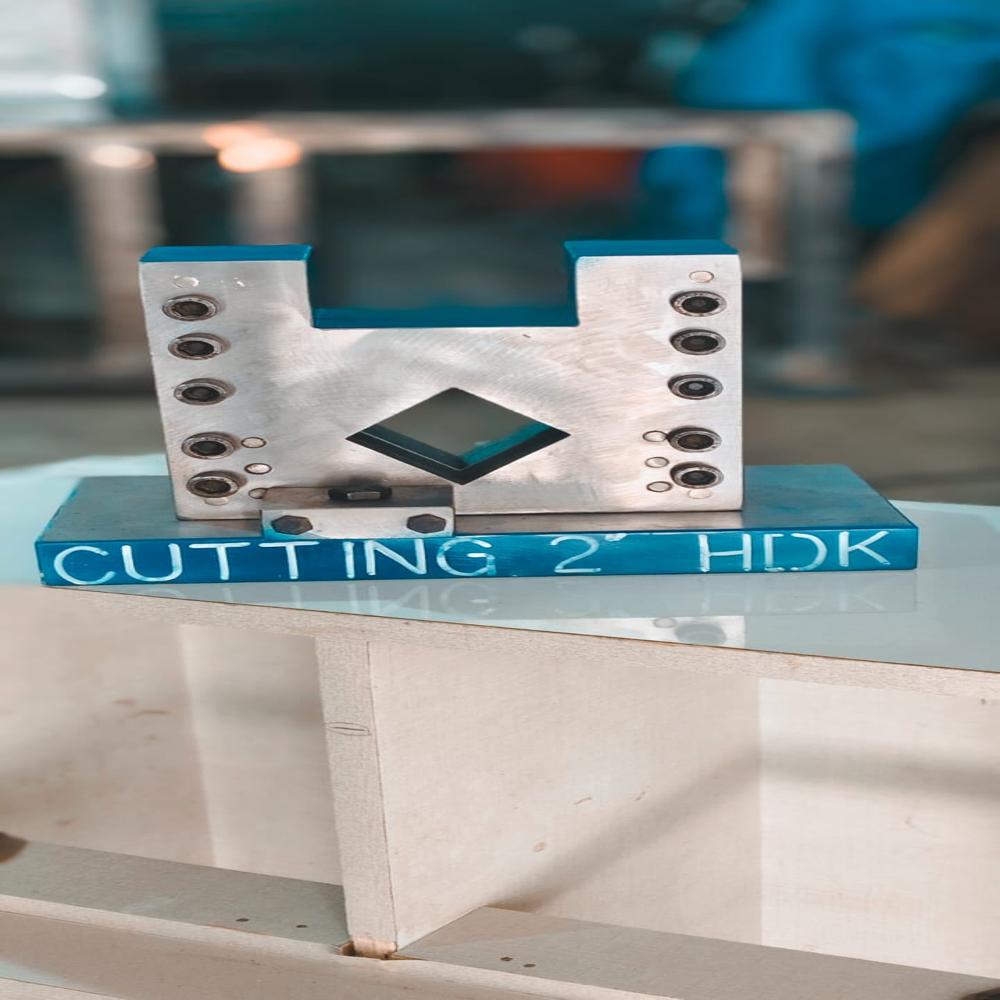 PIPE CUTTING DIE