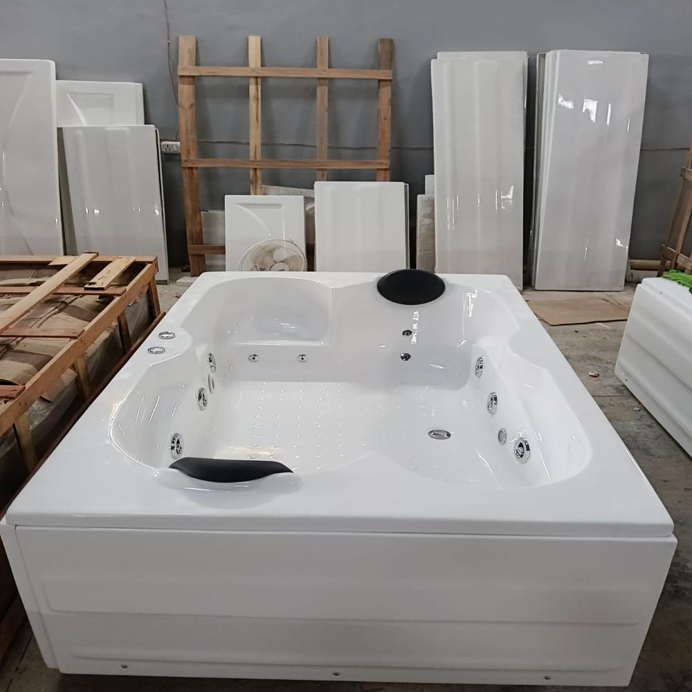 White Acrylic Massage Bathtub