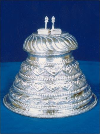 किरिटम (मंदिरों में उपयोग किया जाता है)