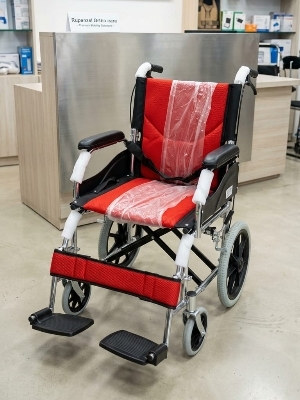 Lightweight Manual Aluminium Wheelchair - Capacity: 100 Kg