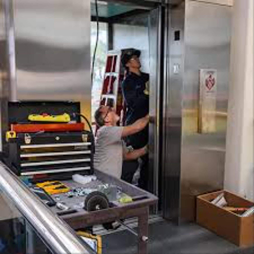 Commercial Elevator AMC Service