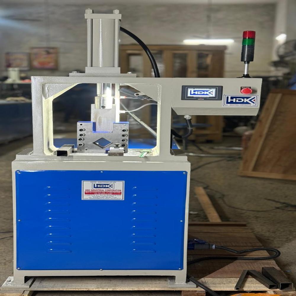 Hydraulic Semi Automatic Pipe Cutting Machine - Capacity: 30 Ton