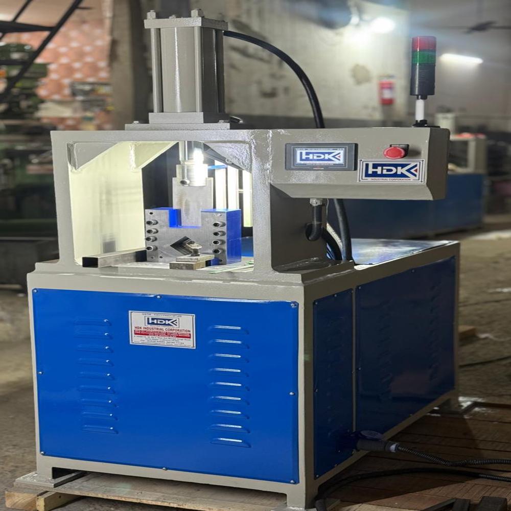 Hydraulic Semi Automatic Pipe Cutting Machine - Capacity: 30 Ton