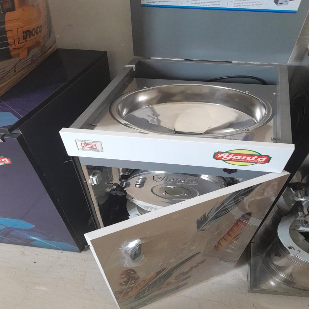Dry Flour Mill Machine 1hp - Capacity: 9-10 Kg/hr