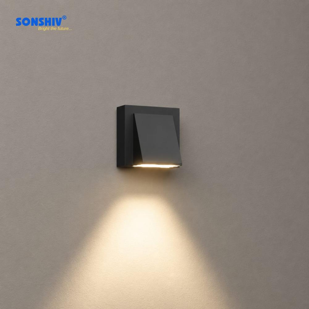 HALF K LED WALL  LIGHT
