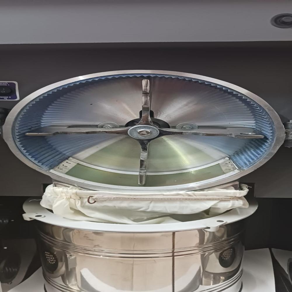 Smart Graind Mill Machine 1hp - Capacity: 9-10 Kg/hr