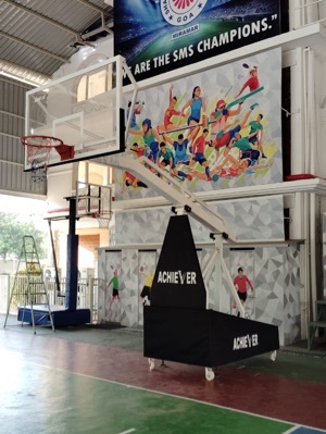 Basketball pole movable and height adjustable