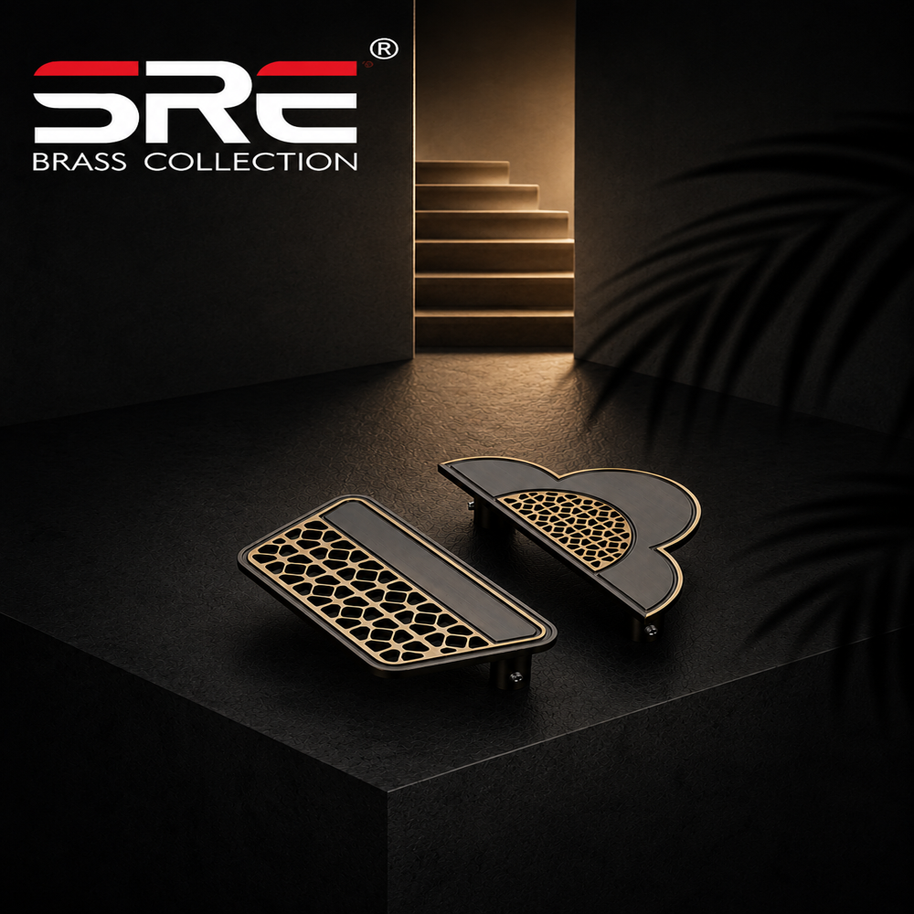 Brass Locking Door Handle - Color: As Per Availability