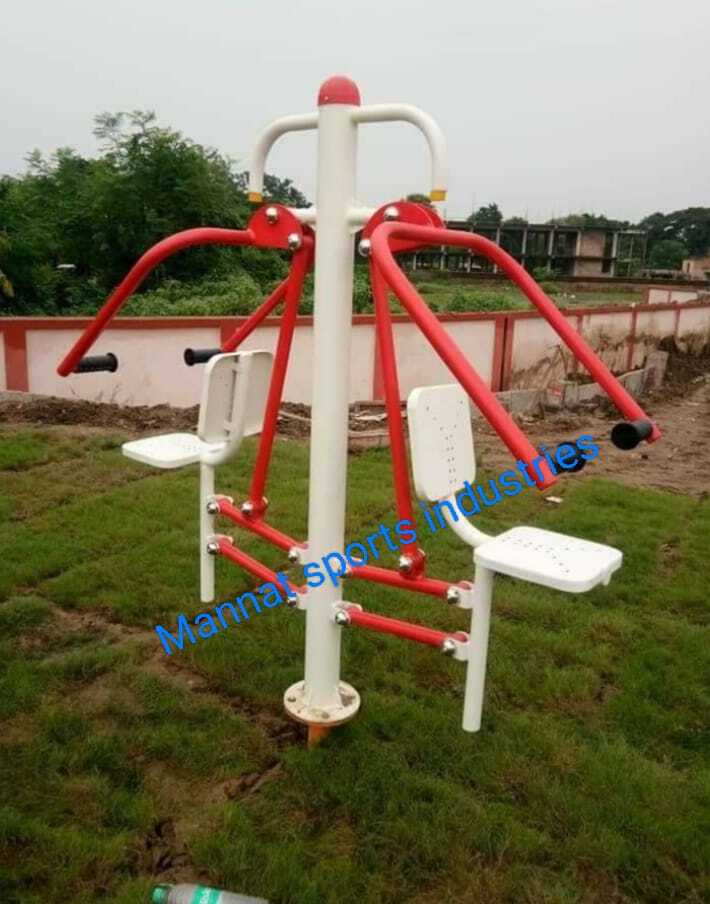 Outdoor Shoulder Press Machine