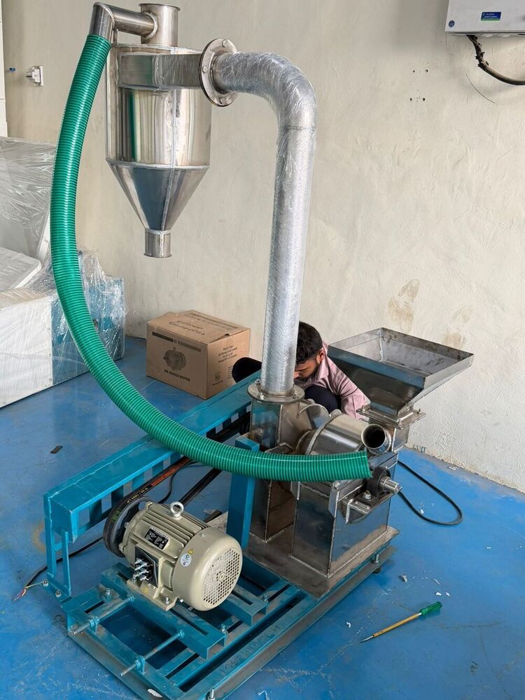 Impact Pulverizer Machine