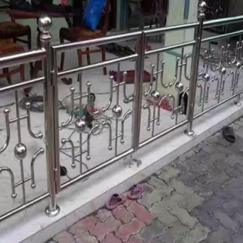 BRASS BALUSTER