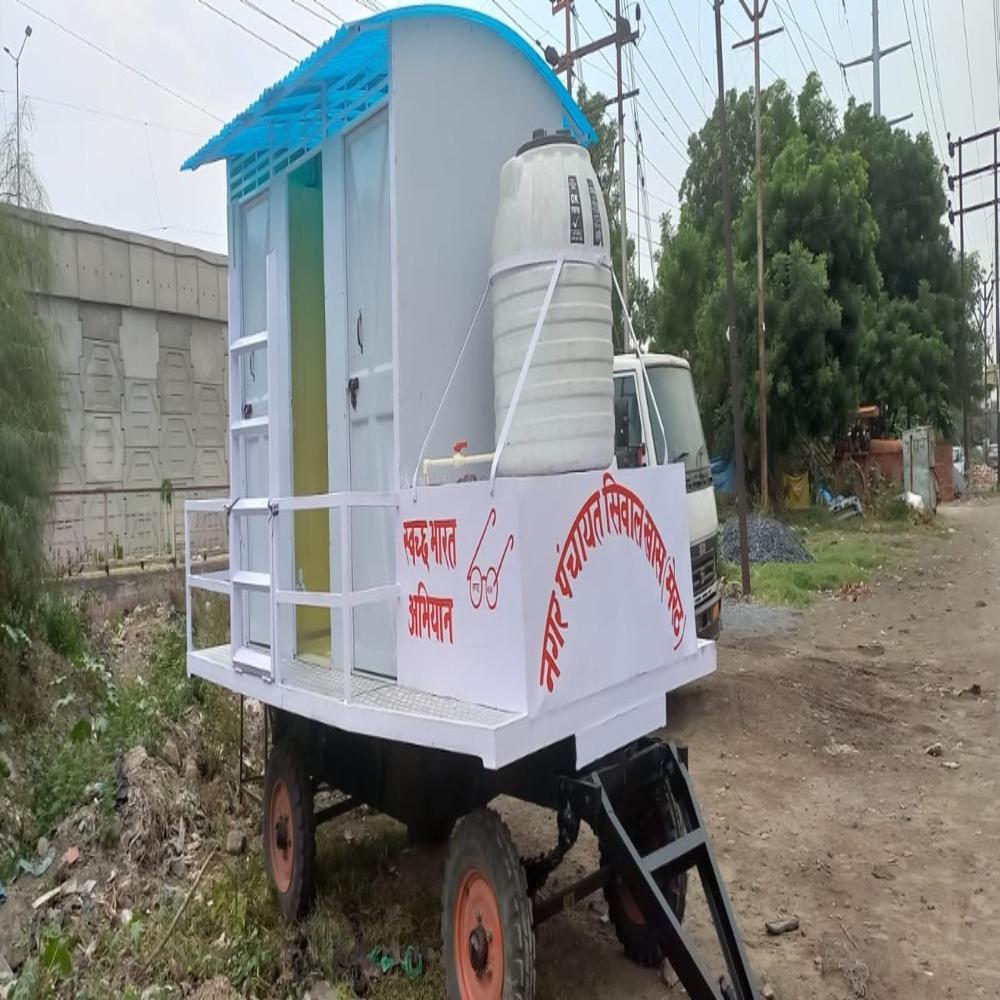 6 Seater FRP Mobile Toilet Mounted on Four Wheel Trailer Chassis 6IS 0EF 0UF 0B
