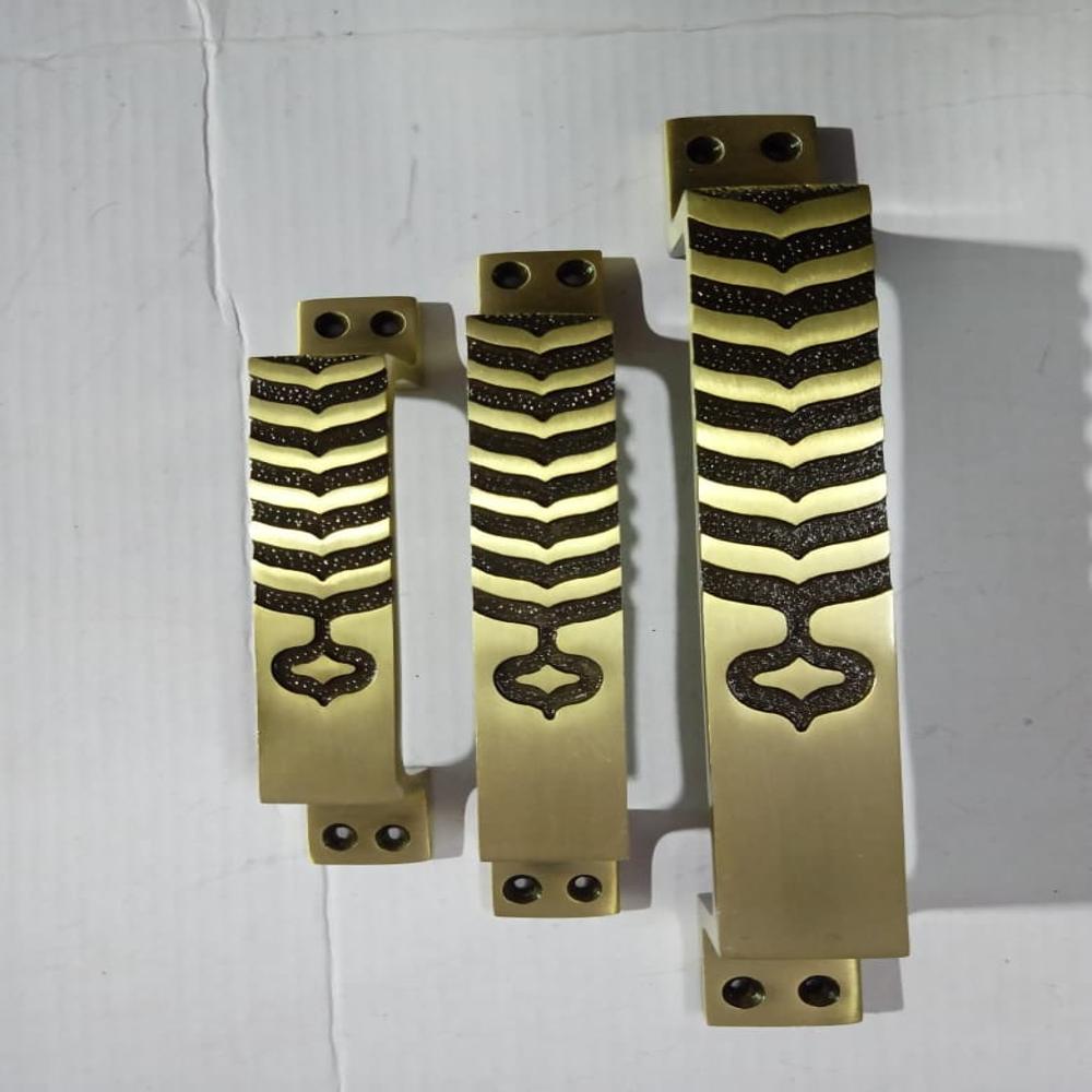 PATTI HANDLES